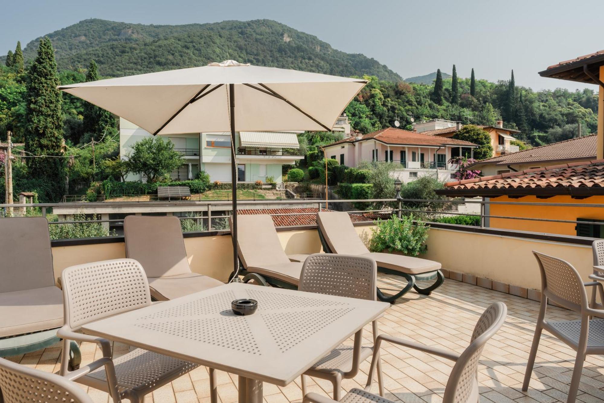 Hotel Eden Salò Buitenkant foto