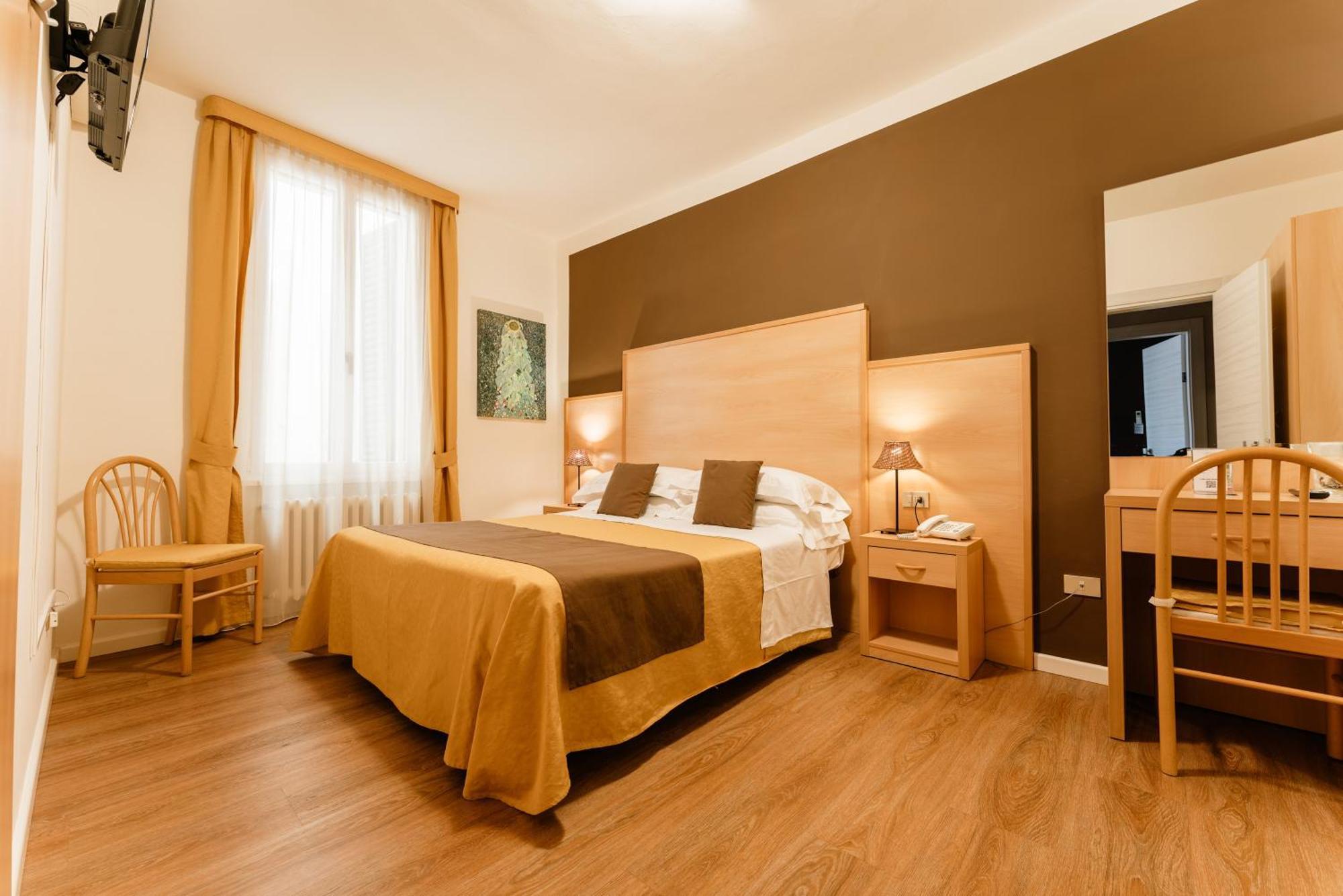 Hotel Eden Salò Buitenkant foto
